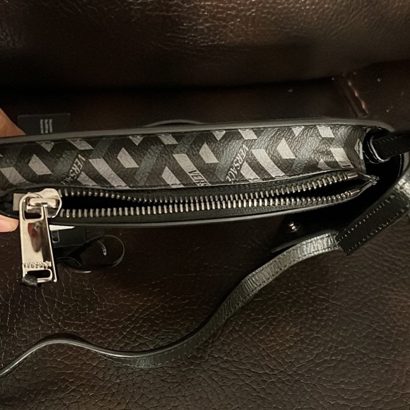 Versace unisex la Greca mini monogram logo crossbody bag NEW - Picture 9 of 11